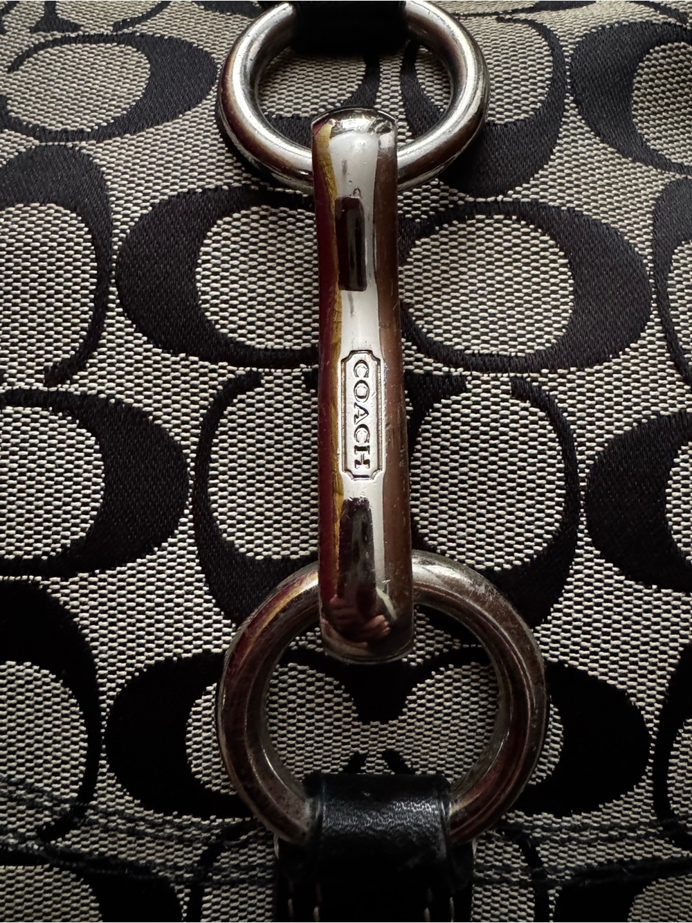 Coach Hamptons signature clip satchel black and gray with silver hardware - Picture 4 of 10
